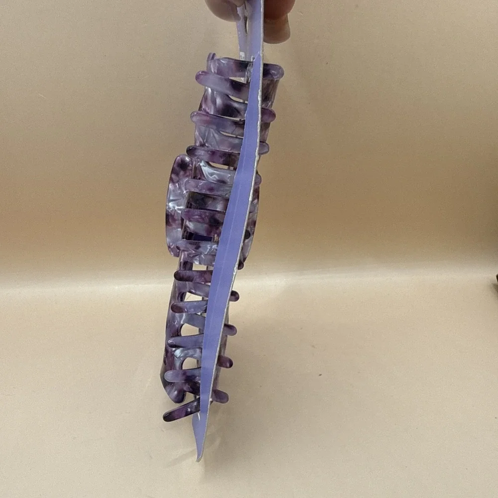 Claire's large marble purple print hair clip claws 5.5